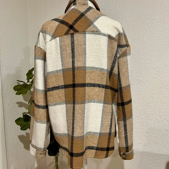Oversized Tan and Cream Plaid Shacket - Flannel Shirt Jacket - Picture 3 of 5